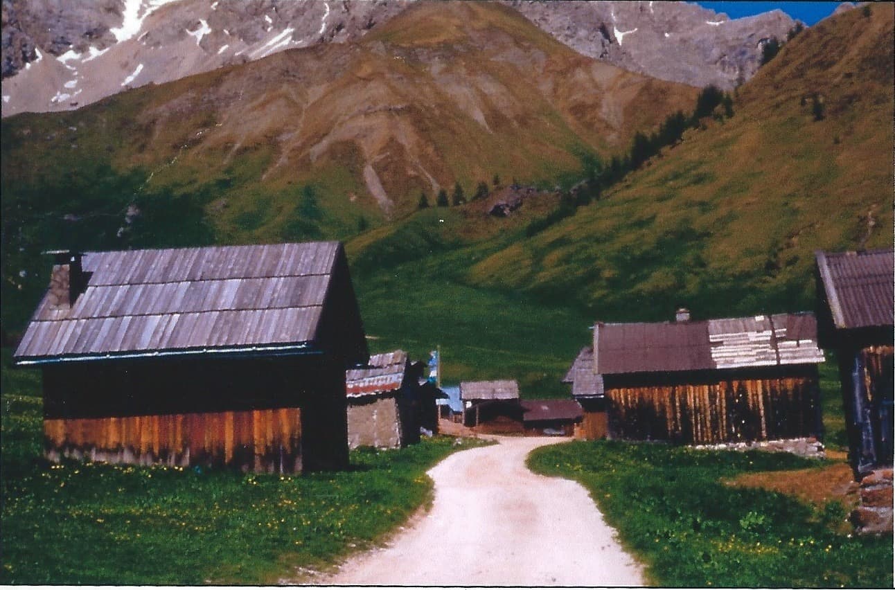 Architettura tradizionale di montagna in trentino: caratteristiche, trasformazioni e tutela film card